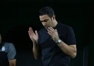 جواد نکونام واکنش عجیبی به درخواست برای عکس یادگاری نشان داد