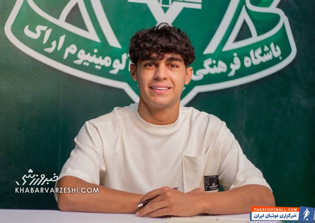 بازیکن استقلال رسماً‌ به تیم لیگ برتری پیوست +عکس