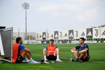 یوونتوس ؛ لوگوی سازمان غیردولتی حمایت از کودکان روی پیراهن یوونتوس