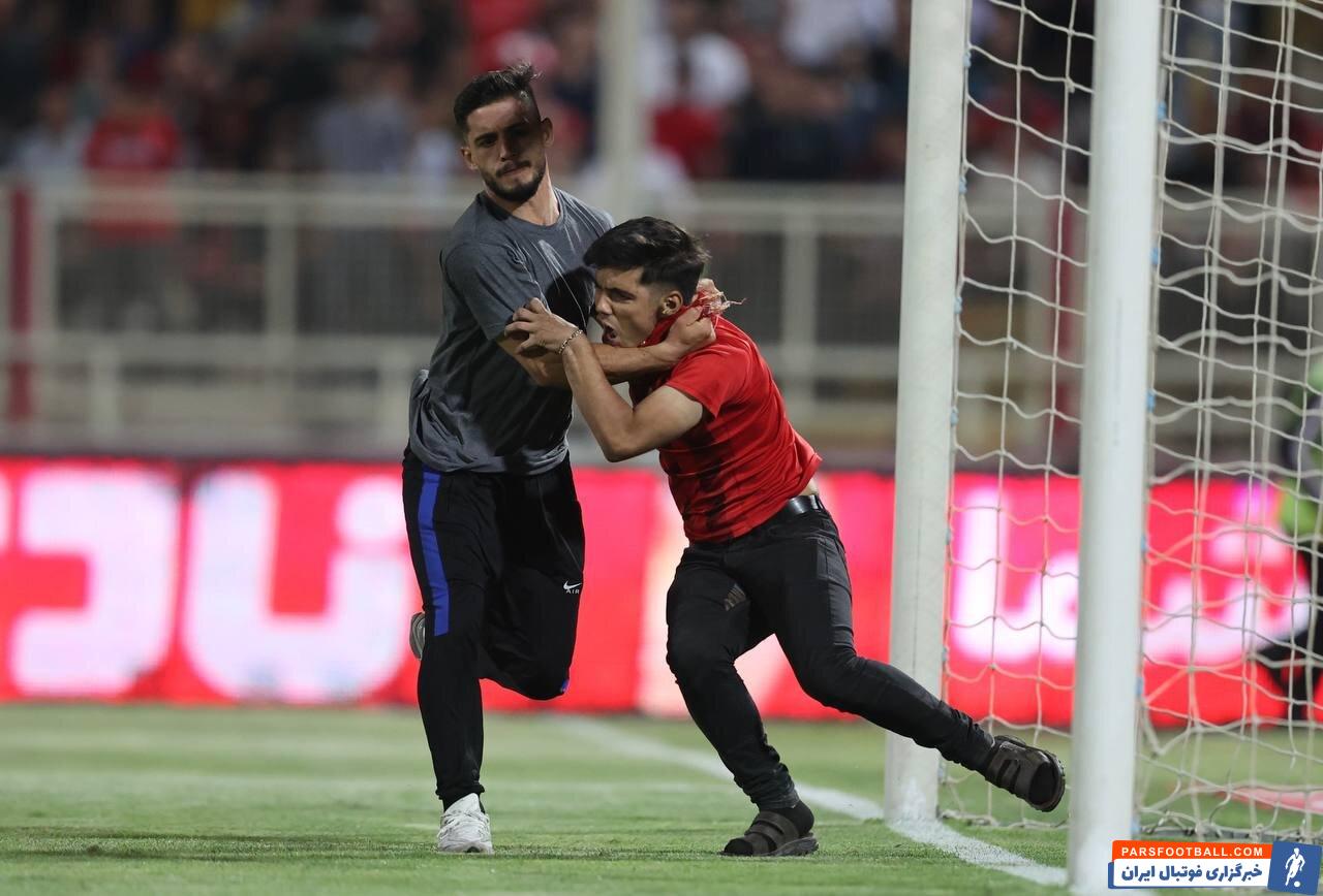 علیرضا بیرانوند برخورد جالبی با جیمی جامپ دیدار مقابل پرسپولیس داشت