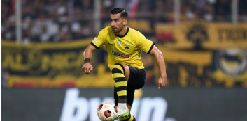 آاک آتن در حضور ستاره ایرانی مقابل حریفش شکست خورد