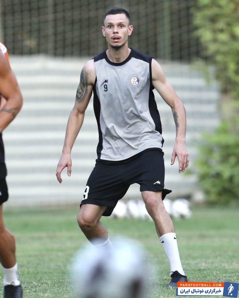 نونس ؛ کاینا نونس در تمرین تیم فوتبال استقلال خوزستان