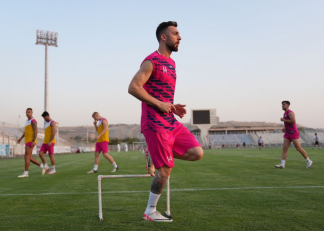 عبدی ؛ مهدی عبدی با لبخند در تمرین تیم تراکتور