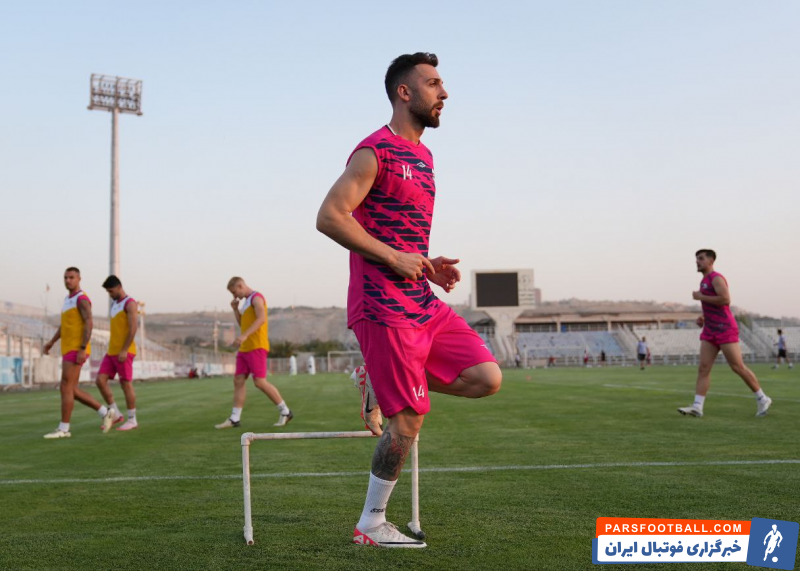 عبدی ؛ مهدی عبدی با لبخند در تمرین تیم تراکتور