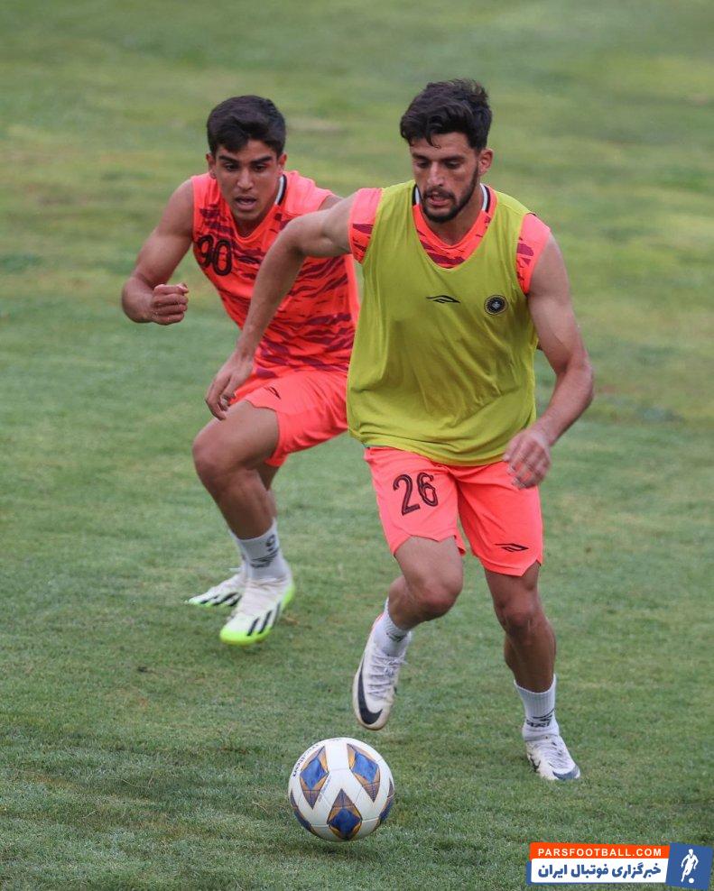 سپاهان ؛ تمرین با انگیزه بازیکنان سپاهان پیش از دیدار برابر شباب الاهلی