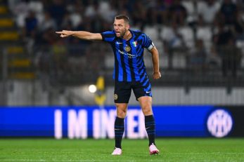 اینتر ؛ مصدومیت استفان دی فرای، مدافع اینتر، در بازی مقابل الاتحاد