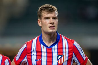 سورلوت ؛ الکساندر سورلوت با سگش در مراسم معارفه در اتلتیکومادرید