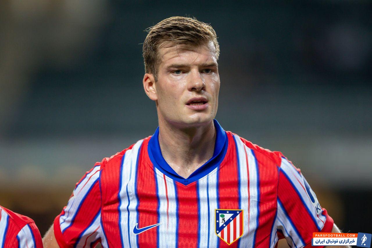 سورلوت ؛ الکساندر سورلوت با سگش در مراسم معارفه در اتلتیکومادرید