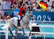 مولر ؛ برنده شدن مدال طلا از سوی اسب توماس مولر در رشته اسب سواری پرش