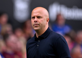 لیورپول ؛ بحث و گفت‌وگوی تنش‌زای آرنه اسلوت و ترنت الکساندر آرنولد