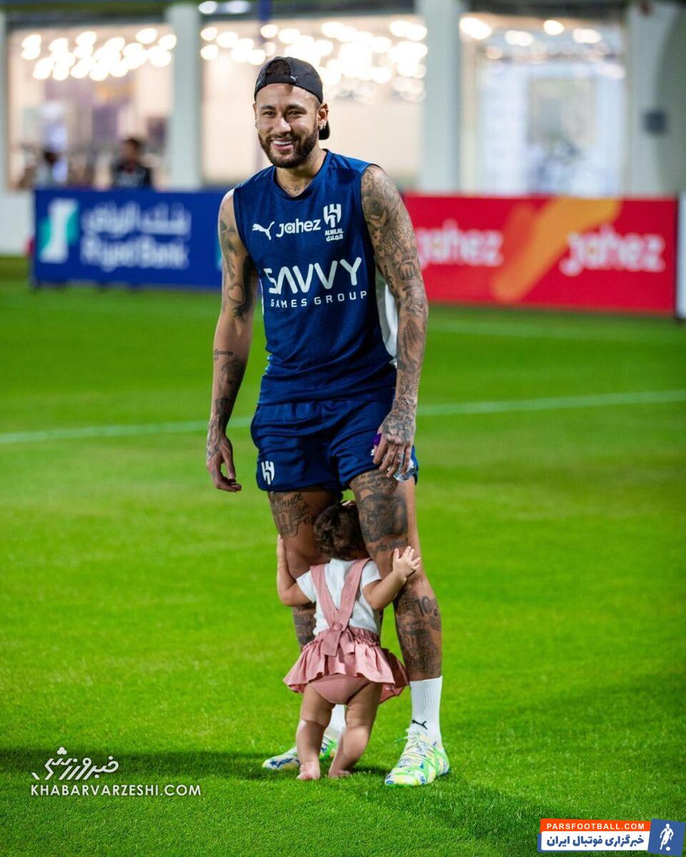 نیمار با انتشار عکس‌های دلنشین دخترش، اینستاگرام را منفجر کرد! +تصاویر