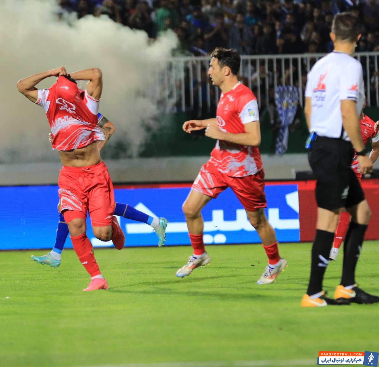 پرسپولیس ؛ تصاویری از شادی گل محمدحسین کنعانی‌زادگان پس از گلزنی به استقلال 