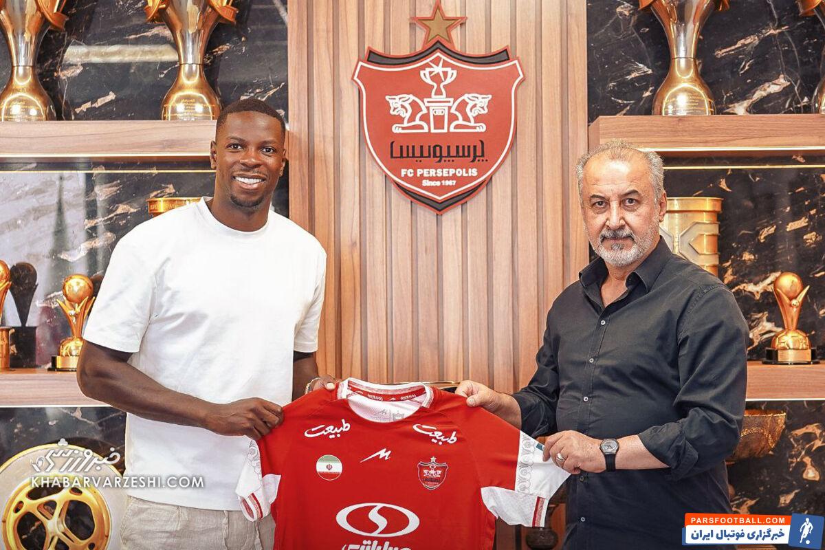 عکس| لوکاس ژوائو رسما پرسپولیسی شد