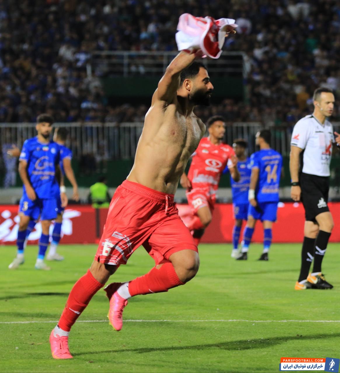 پرسپولیس ؛ تصاویری از شادی گل محمدحسین کنعانی‌زادگان پس از گلزنی به استقلال 