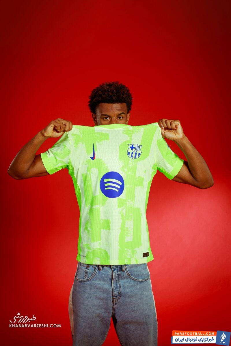 رونمایی از پیراهن سوم بارسلونا با طراحی خاص +تصاویر