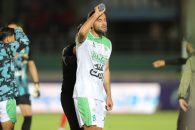 شروین بزرگ بازیکن تیم فوتبال آلومینیوم اراک : خودمان را به بالای جدول می رسانیم