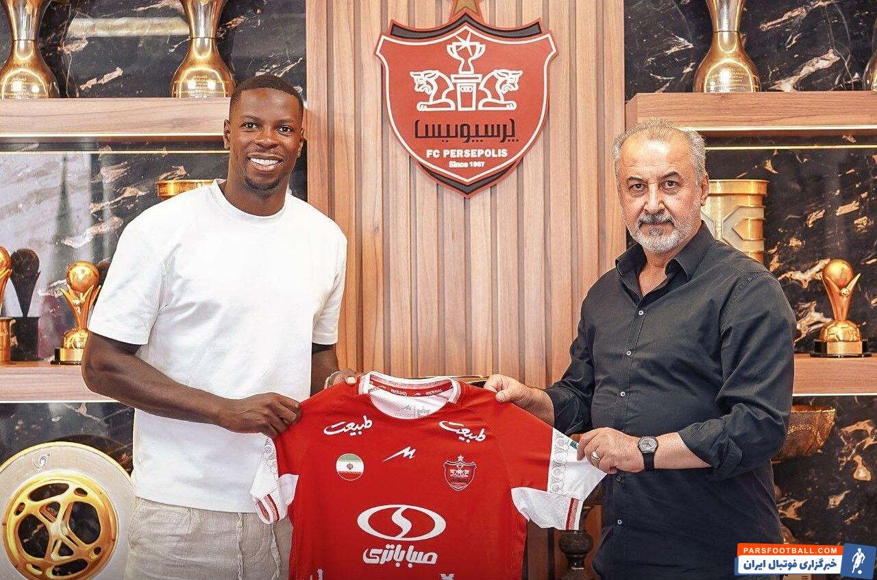 لوکاس ژوائو قرارداد خود را با پرسپولیس به امضا رساند