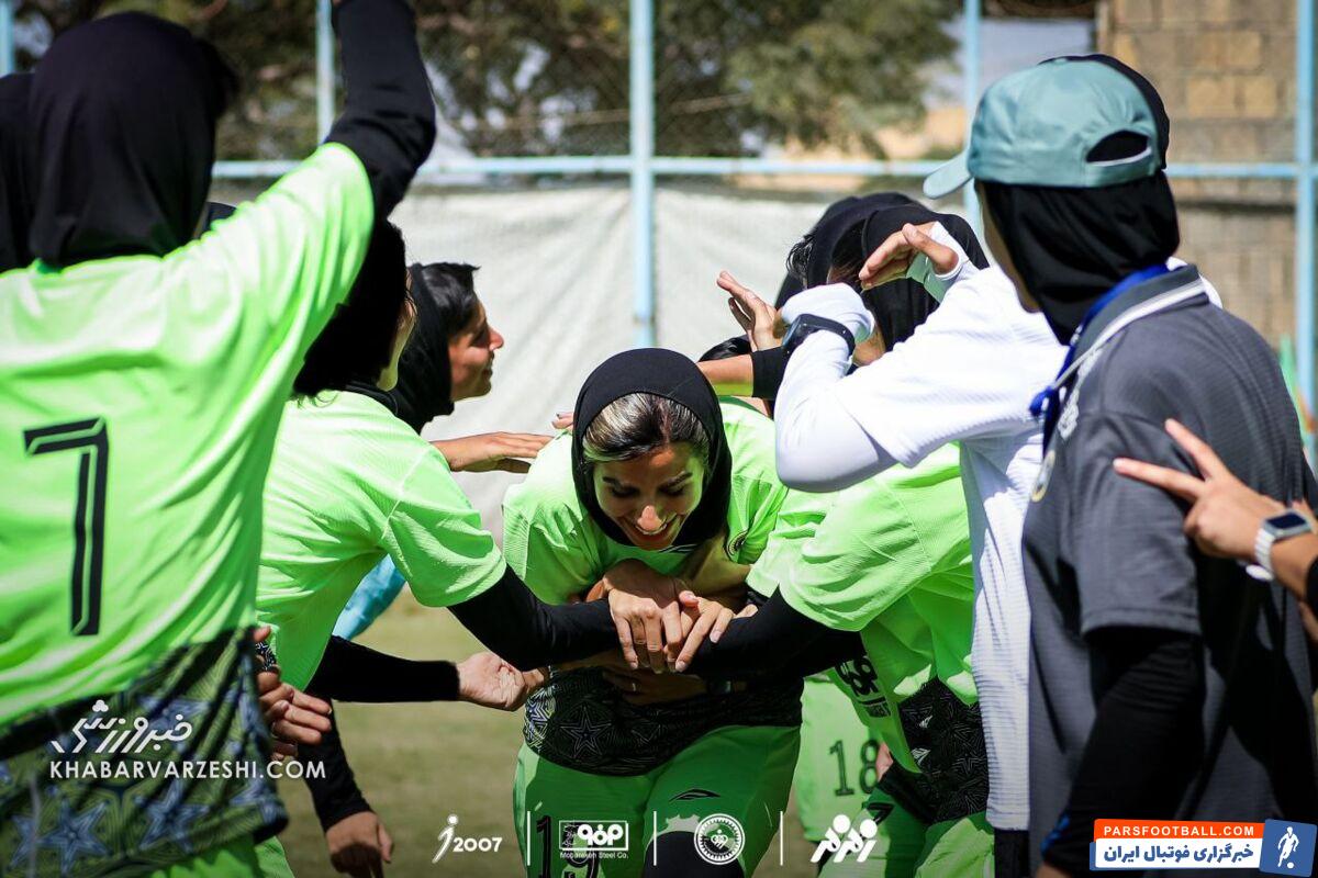 عکس| استقبال ویژه سپاهانی‌ها از دو لژیونر حاضر در لیگ قهرمانان اروپا