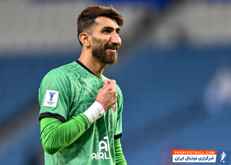 وحید امیری و علیرضا بیرانوند به توزیع اقلام تحصیلی برای دانش‌ آموزان نیازمند پرداختند