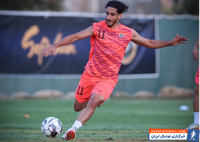 جواد آقایی پور با درخواست امیر قلعه نویی موهای خود را کوتاه کرد