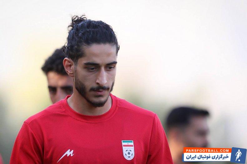 جواد آقایی‌ پور با درخواست امیر قلعه نویی موهای خود را کوتاه کرد