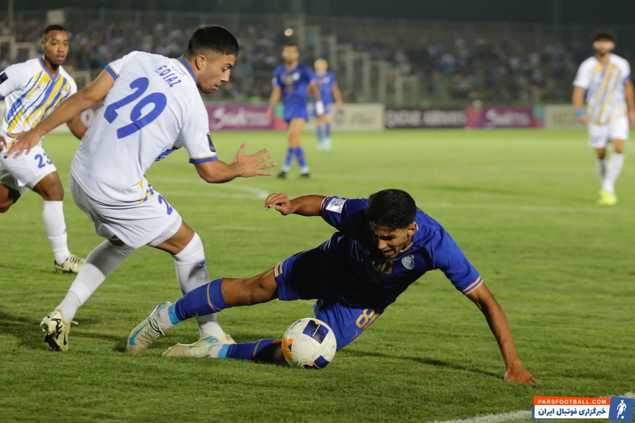 استقلال ؛ خطای بازیکن الغرافه در محوطه جریمه این تیم بر روی محمد حسین اسلامی