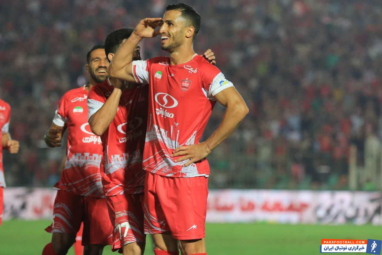 علی علیپور پس از گلزنی به هواداران پرسپولیس سلام نظامی داد