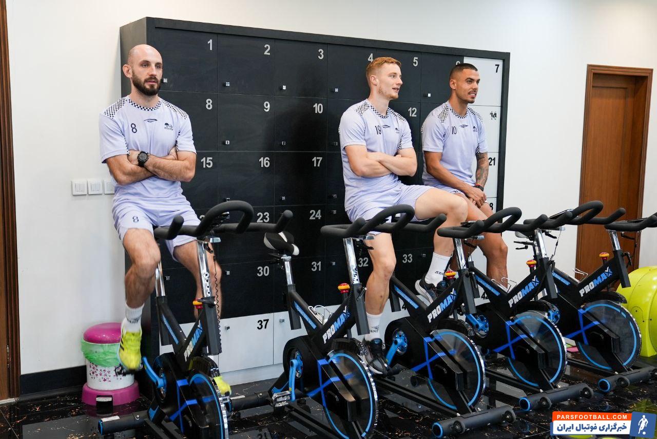 آلوز ؛ ریکاردو آلوز، ایگور پوستونسکی و تومیسلاو اشترکالی در تمرین تراکتور