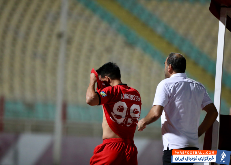 تراکتور ؛ اشک های امیرحسین حسینزاده پس از اخراج در دیدار برابر ذوب اهن