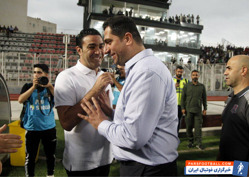 استقلال ؛ خوش و بش گرم جواد نکونام با نصرالله خواجهگیری مدیر تیم نساجی