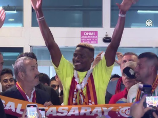 اوسیمن ؛ ویکتور اوسیمن به صورت قرضی از ناپولی به گالاتاسرای رفت