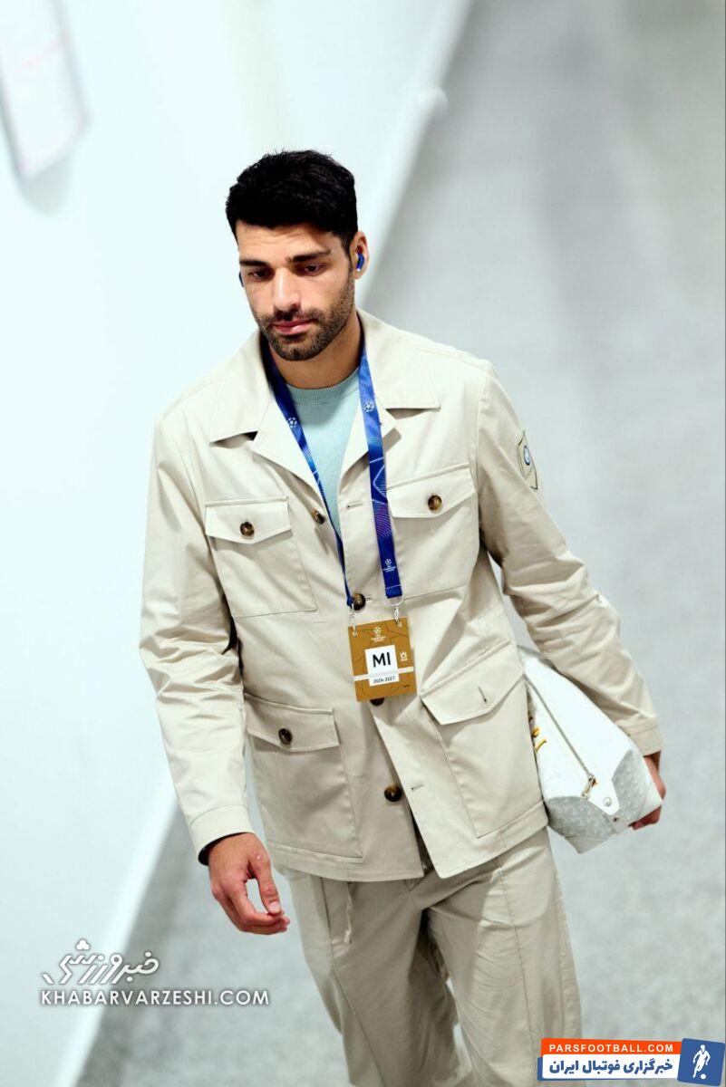 استقبال طارمی از ستاره سرخ با لباس خلبانی! +عکس