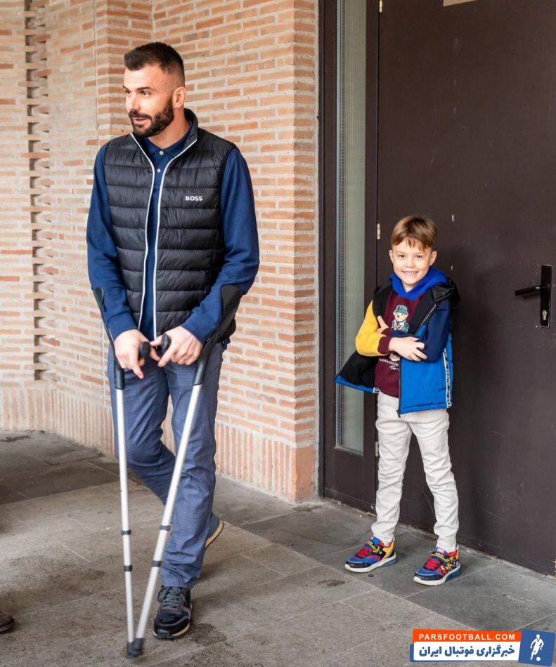 اتفاق تلخ برای بوژیدار رادوشویچ/ گلر سابق پرسپولیس با عصا راه می‌رود! +عکس