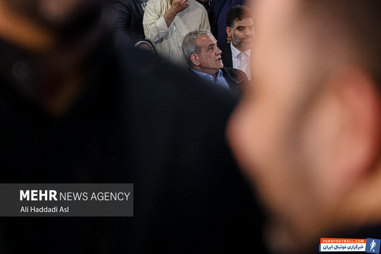 مثل بعضی ها زیپ دهانم را نمی‌کشم/ داوری سر تیم تراکتور را بُرید!