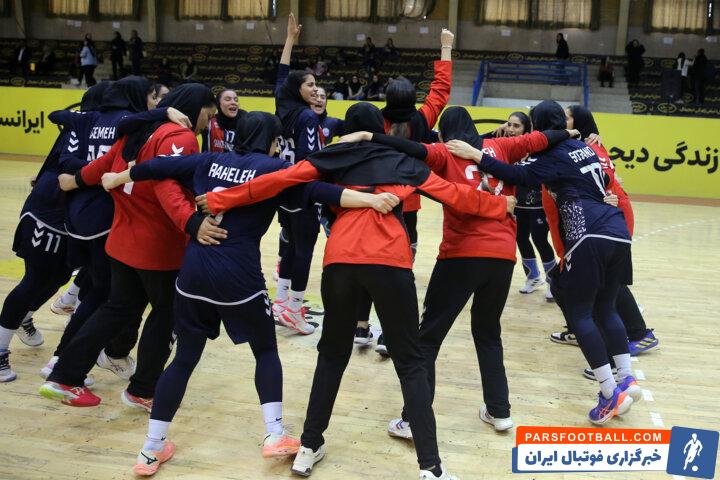 سرمربی تیم ملی هندبال بانوان:برای انتخاب بازیکنان تیم ملی،مسابقات لیگ برتر را زیرنظر داریم