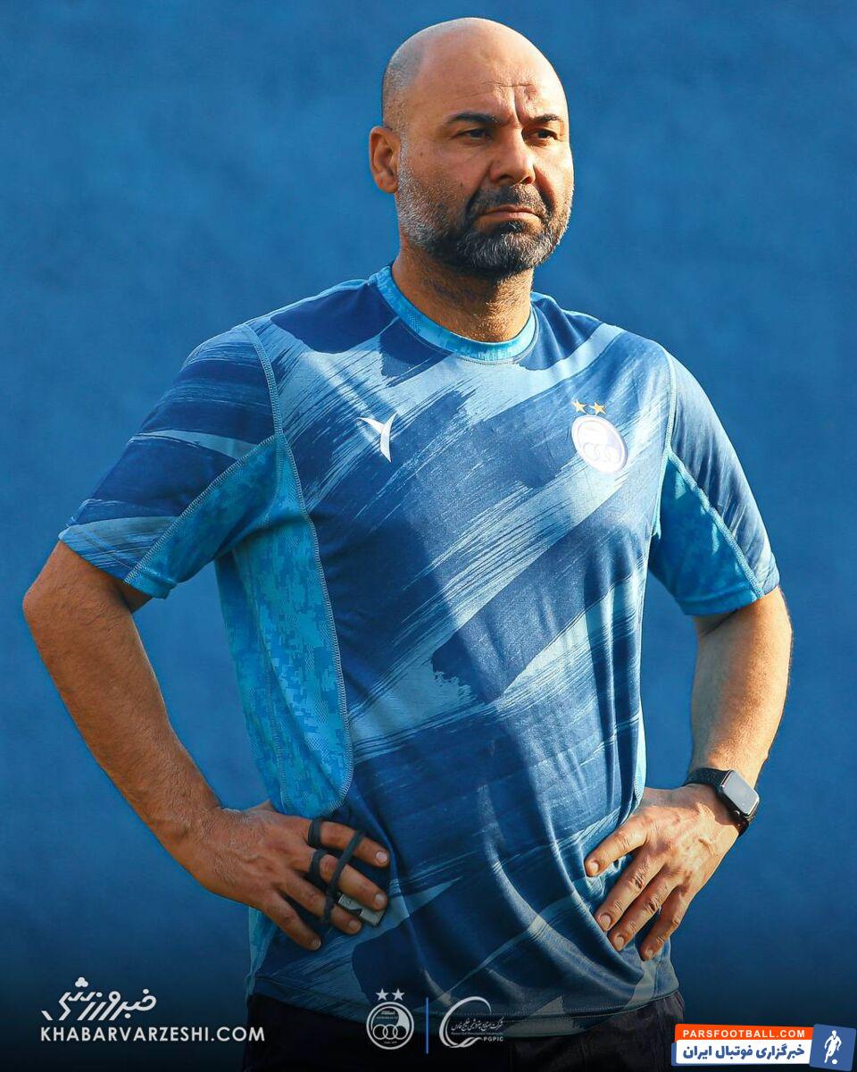 سهراب روی ستارههای استقلال زوم شد! +عکس