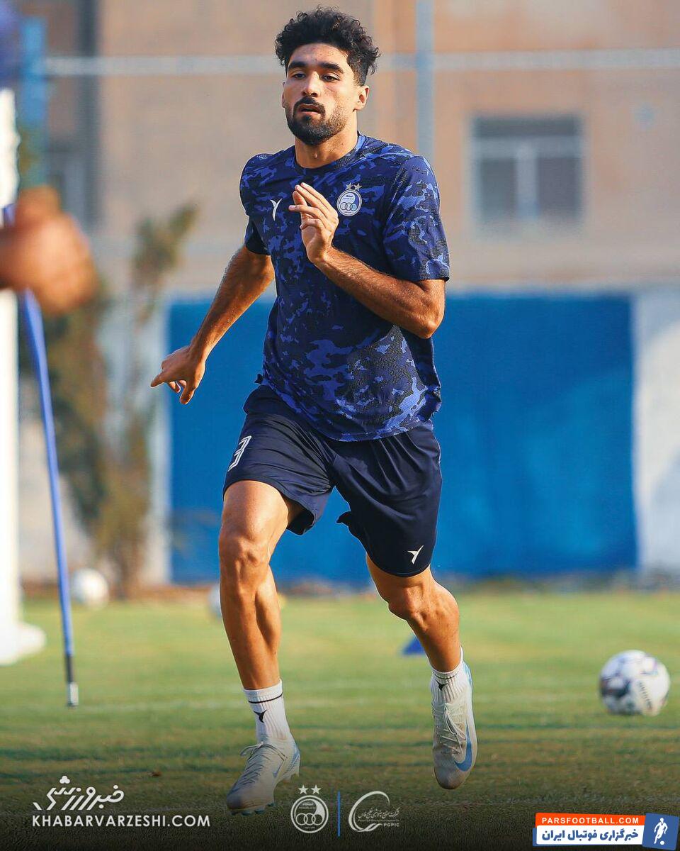 سهراب روی ستارههای استقلال زوم شد! +عکس