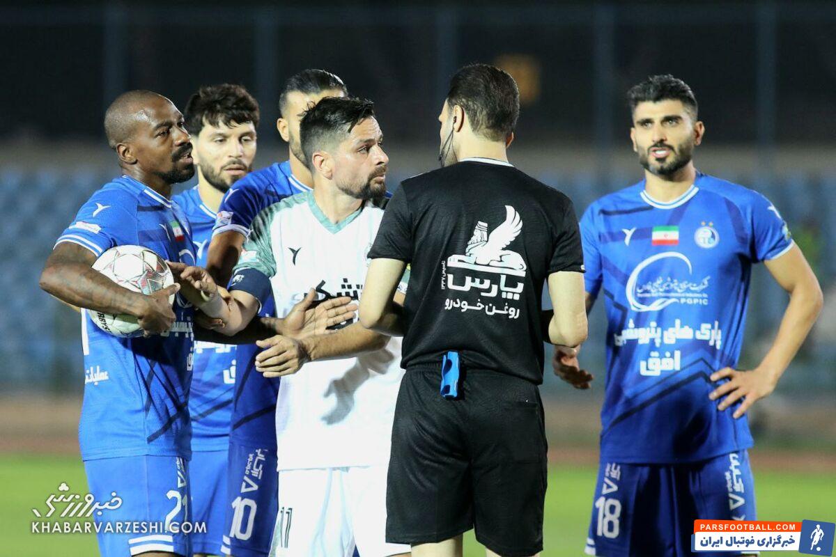 تصاویر| اختلاف در استقلال به داخل زمین هم رسید؛ جرو بحث رامین رضاییان و کاکوتا