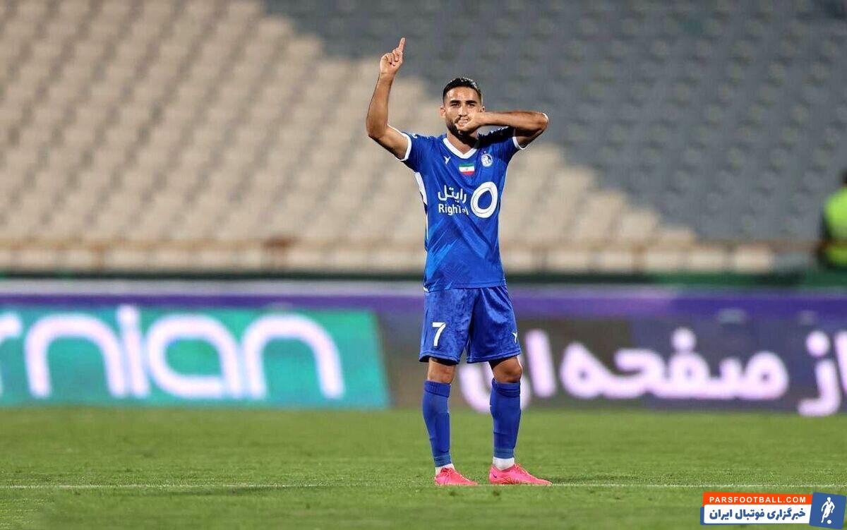 مهرداد محمدی به دلیل مصدومیت در دیدار استقلال و النصر تعویض شد