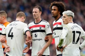 منچستریونایتد ؛ جانی اونز : فشار روی تن هاخ روی بازیکنان هم تأثیر می‌گذارد