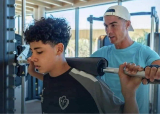 گارناچو ؛ تصویری از کریستیانو رونالدو جونیور با پیراهن گارناچو