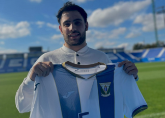 نیما اندرز : کسی از دو باشگاه استقلال و پرسپولیس به صورت مستقیم با من صحبت نکرد