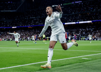 امباپه ؛ تصویری از تمسخر شادی گل آفساید شده امباپه از سوی رافینیا