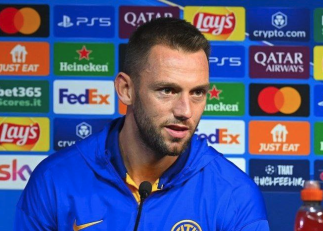 اینتر ؛ استفان دی فرای، مدافع اینتر : در هنگام دفاع تمام بازیکنان باید کمک کنند