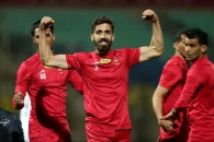 فرشاد فرجی ستاره پرسپولیس : چمن ورزشگاه تختی تنها از بیرون زیبا به نظر می‌ رسید