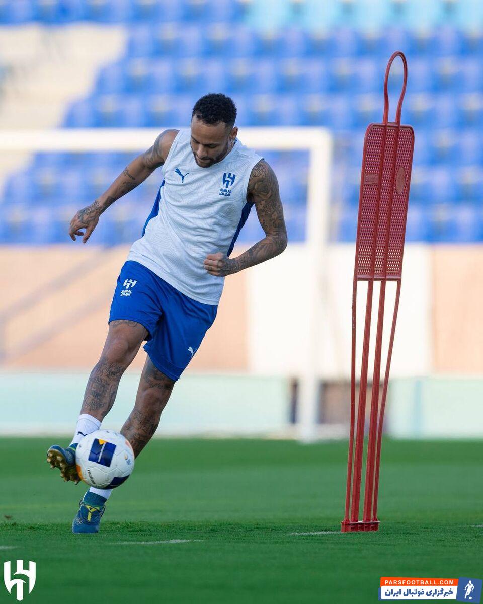 نیمار آماده رویارویی با استقلال +عکس