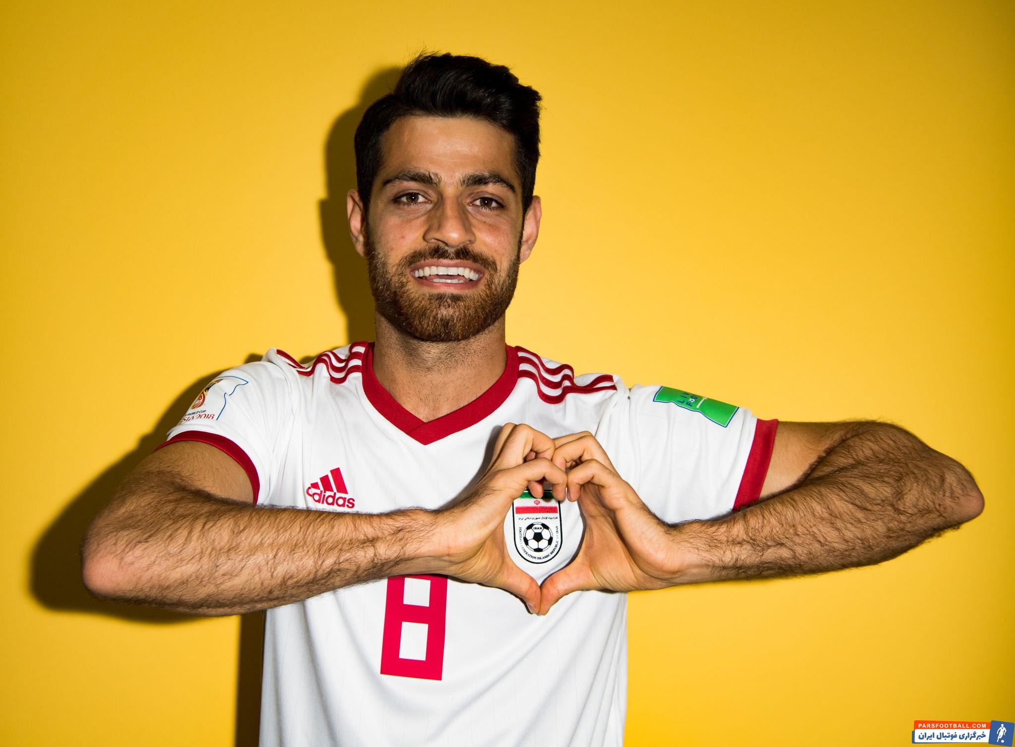 سفر مرتضی پورعلیگنجی ستاره پرسپولیس به عربستان برای زیارت خانه خدا