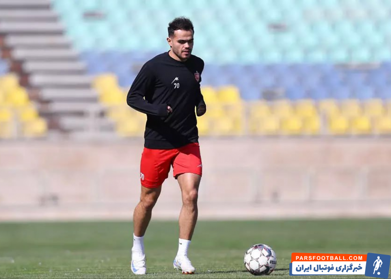 پرسپولیس؛ اوستون اورونوف در اختیار کادرفنی پرسپولیس برای دیدار با الشرطه عراق