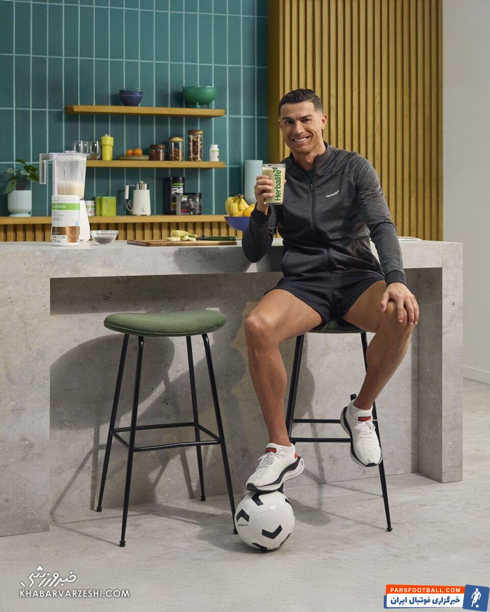 سیل انتقادها به سوی رونالدو؛ چرا در تبلیغ اطلاعات نادرست می‌دهی؟/ پای پول که وسط باشد...