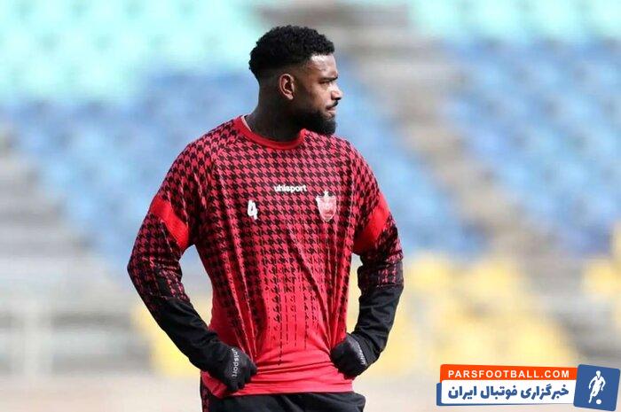 پرسپولیس-لوکادیا، شادی قبل از سوت داور